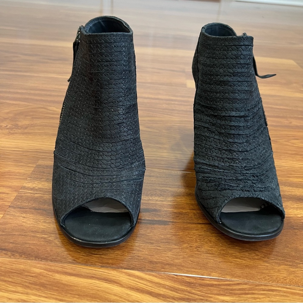 Paul Green Cayanne Leather Peep Toe Sandal